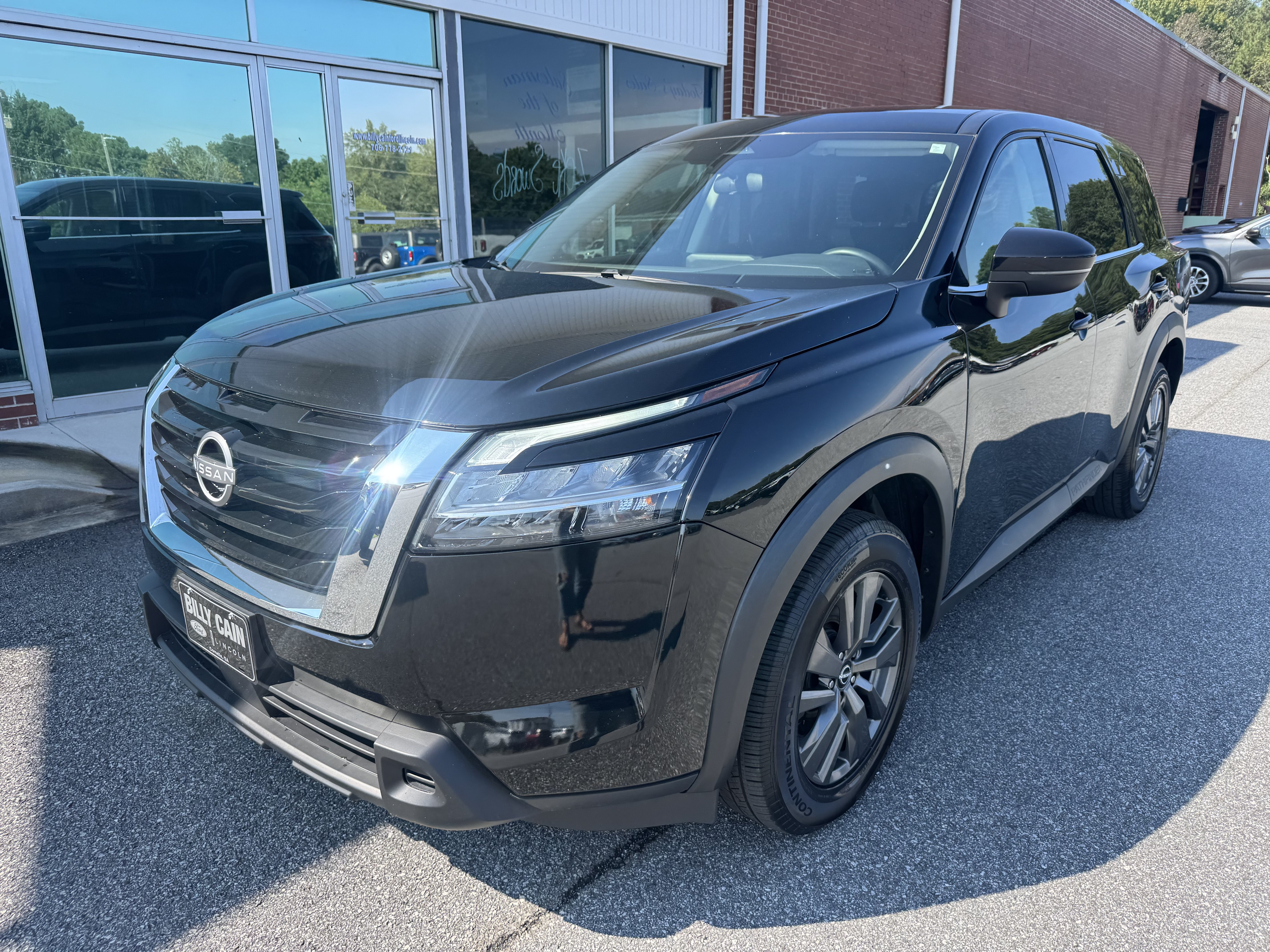 Used 2022 Nissan Pathfinder S AWD/4WD image 5