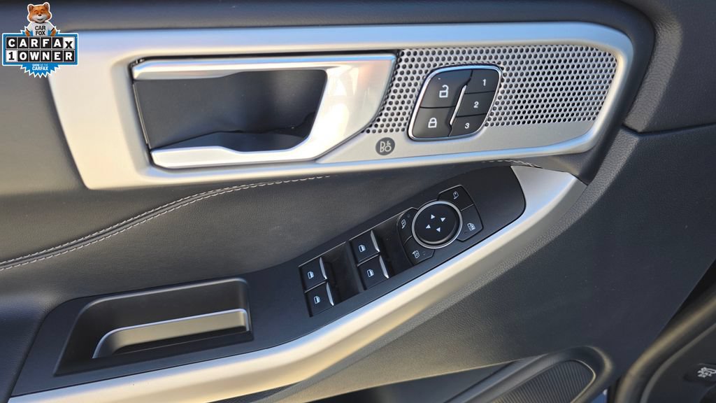Used 2022 Ford Explorer Limited w/ Equipment Group 301A AWD/4WD image 27