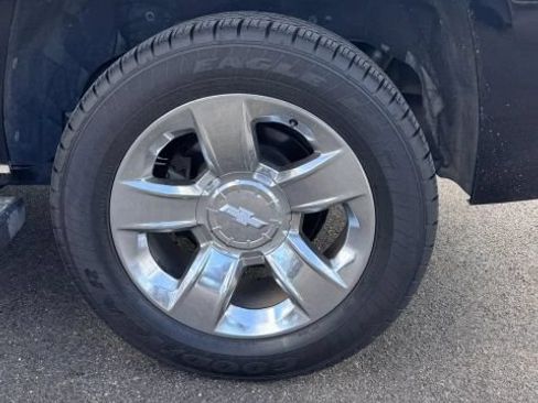 Used 2017 Chevrolet Tahoe LT w/ LT Signature Package RWD image 8