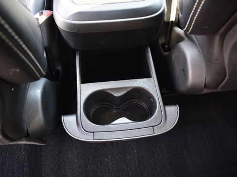 Used 2024 Chrysler Pacifica Hybrid S Appearance Pkg w/ Uconnect Theater Family Group image 32