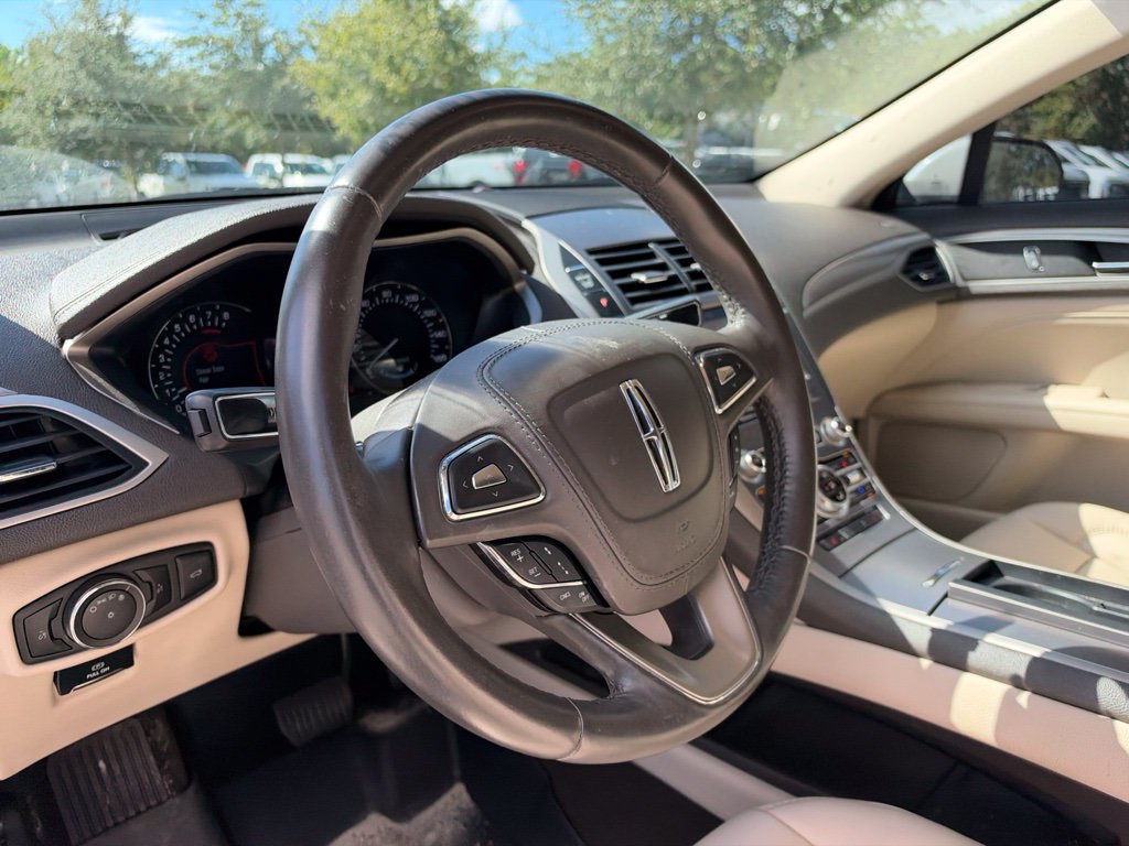 Used 2020 Lincoln MKZ w/ Convenience Package FWD image 9
