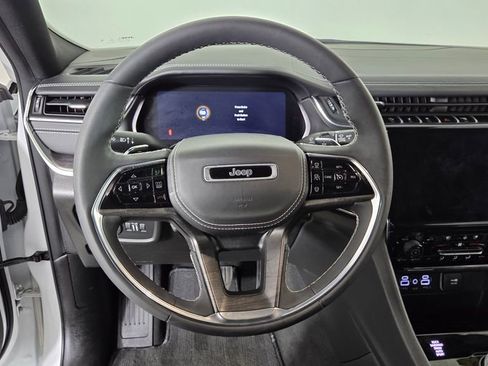 Used 2023 Jeep Grand Cherokee L Overland image 17