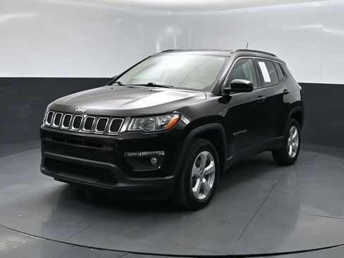 Used 2021 Jeep Compass Latitude w/ Convenience Group AWD/4WD image 5