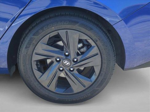 Used 2023 Hyundai Elantra SEL image 20