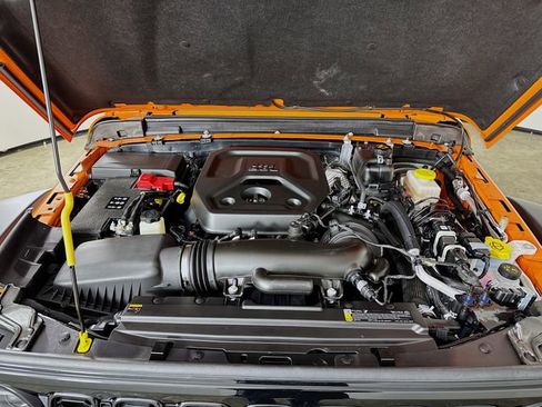 Used 2025 Jeep Wrangler Sport image 32