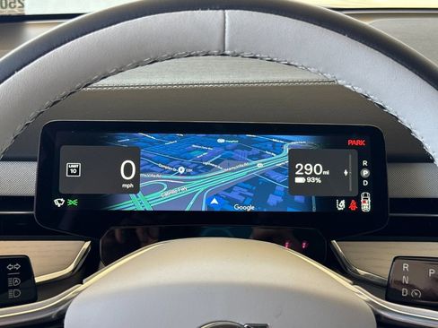 New 2025 Volvo EX90 Plus w/ Protection Package Premier image 24