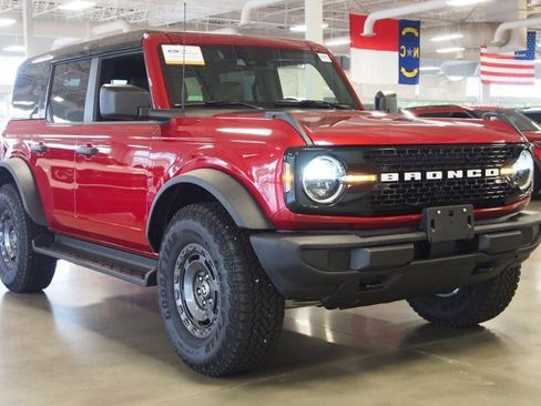 Certified 2025 Ford Bronco Big Bend AWD/4WD image 1