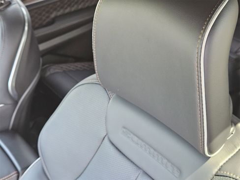 New 2025 Jeep Grand Cherokee L Summit w/ Obsidian Package image 16