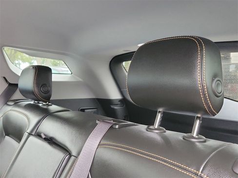 Used 2018 GMC Terrain SLT w/ LPO, Cargo Package image 15