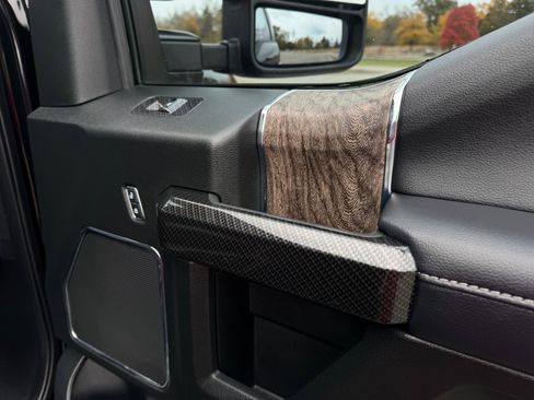 Used 2019 Ford F250 Lariat w/ Lariat Ultimate Package image 37