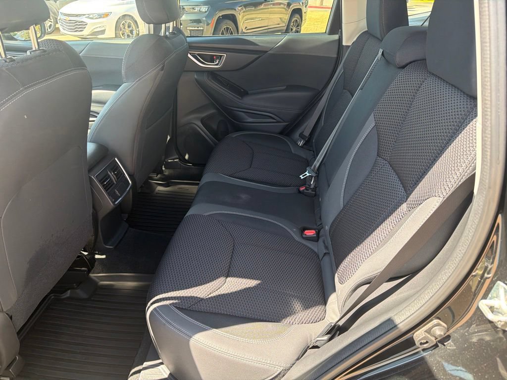 Used 2023 Subaru Forester Premium AWD/4WD image 10