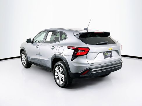 Used 2024 Chevrolet Trax LS w/ Driver Confidence Package image 5