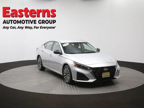 Used 2024 Nissan Altima 2.5 SV FWD image 50