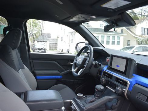 Used 2025 Toyota Tacoma TRD Off-Road AWD/4WD image 20