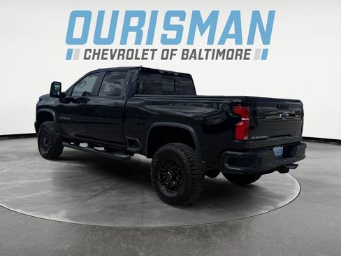 Used 2025 Chevrolet Silverado 2500 ZR2 w/ Technology Package image 4