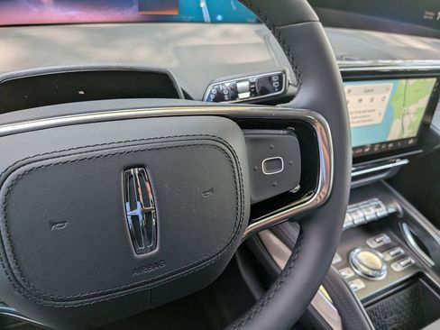 New 2026 Lincoln Nautilus Premier AWD/4WD image 19