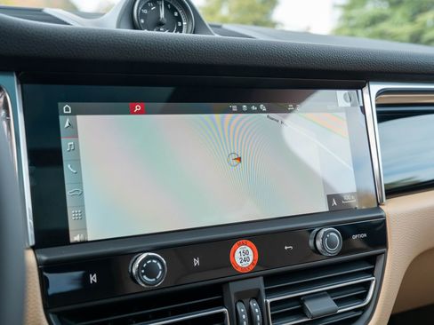 New 2026 Porsche Macan image 28