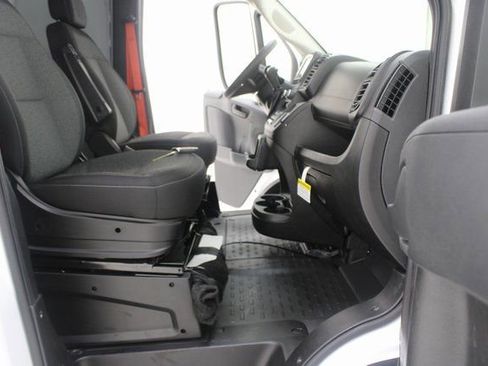 Used 2025 RAM ProMaster 2500 w/ Convenience Group image 18