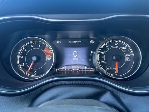 Used 2020 Jeep Cherokee Limited image 11