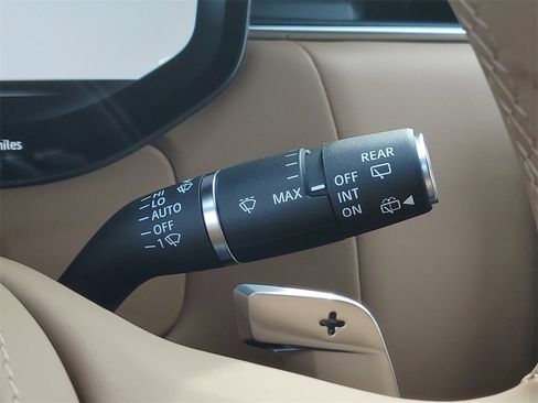 New 2025 Land Rover Range Rover SE image 16