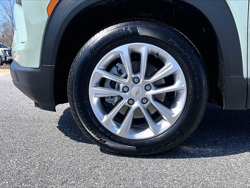 Used 2025 Chevrolet TrailBlazer LS w/ LS Convenience Package image 9