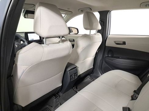 Used 2023 Toyota Corolla Cross L image 11