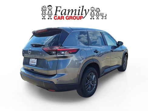 Used 2024 Nissan Rogue S FWD image 4