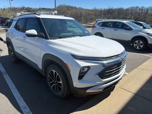Used 2024 Chevrolet TrailBlazer LT w/ LT Cold Weather Package image 1