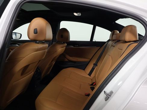 Used 2022 BMW 530i w/ Convenience Package image 11