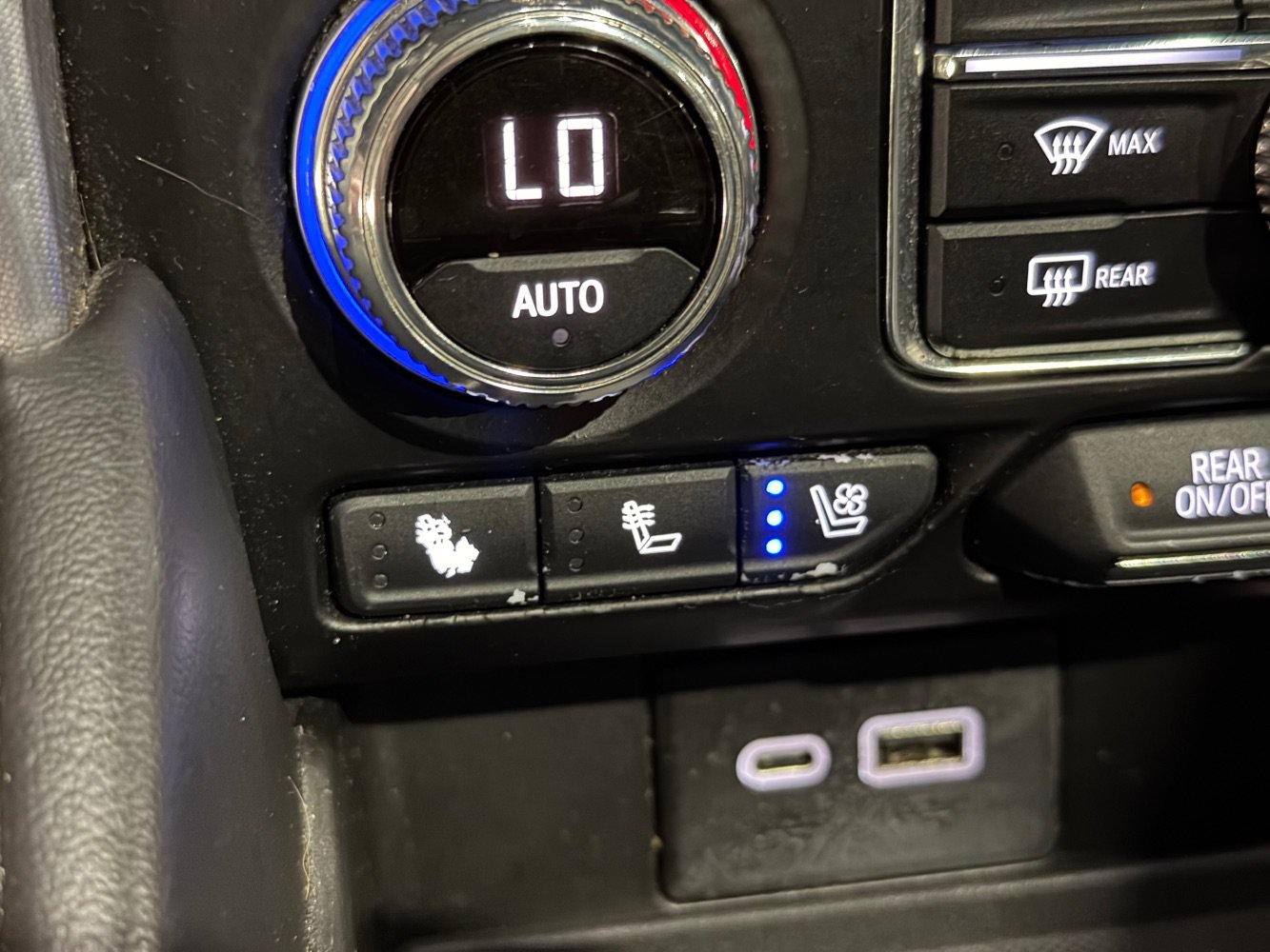 Used 2021 GMC Yukon SLT w/ SLT Luxury Plus Package RWD image 32