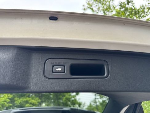Used 2023 Honda Pilot Touring image 33