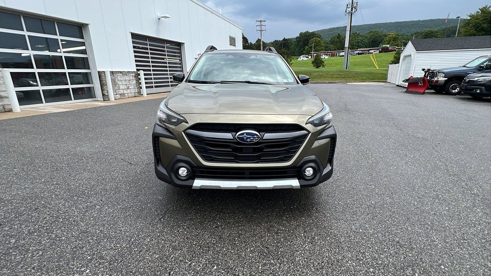 Used 2024 Subaru Outback Limited AWD/4WD image 9