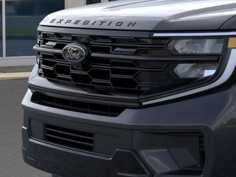 New 2026 Ford Expedition Platinum w/ Stealth Appearance Package AWD/4WD image 18