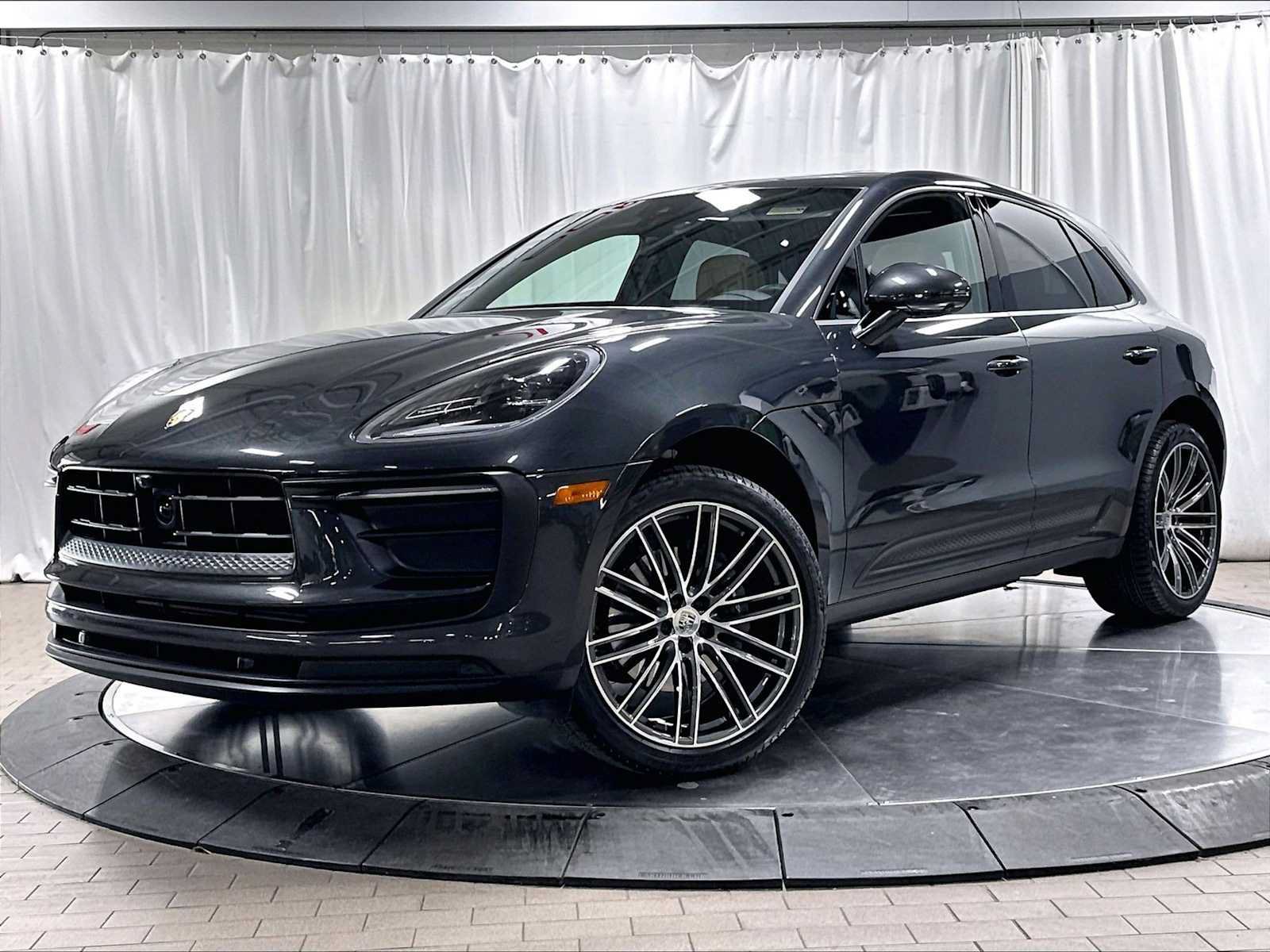 Used 2024 Porsche Macan AWD/4WD image 1