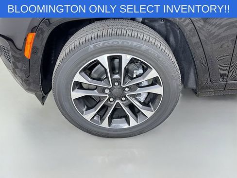 New 2025 Jeep Grand Cherokee L Overland w/ Trailer Tow Package AWD/4WD image 33