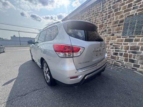 Used 2015 Nissan Pathfinder Platinum w/ Cargo Package FWD image 5