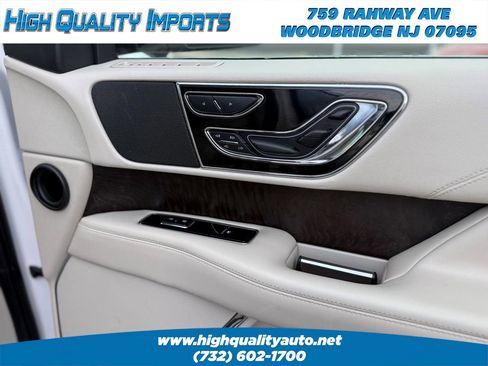 Used 2018 Lincoln Navigator Select w/ Technology Package AWD/4WD image 54