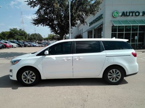 Used 2021 Kia Sedona LX FWD image 10