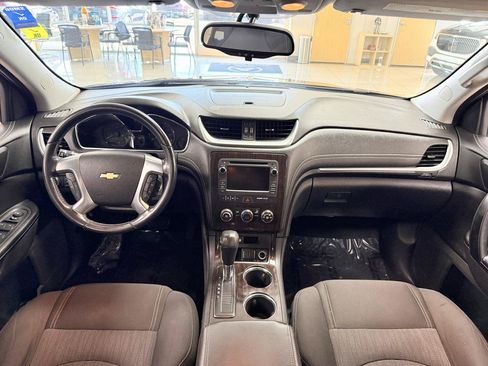 Used 2017 Chevrolet Traverse LT FWD image 14