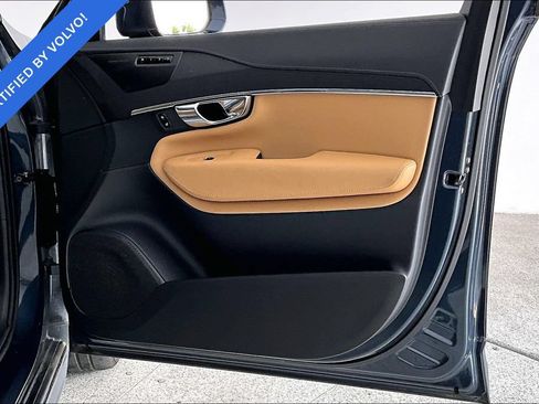 Certified 2025 Volvo XC90 T8 Ultra w/ Protection Package Premier AWD/4WD image 23