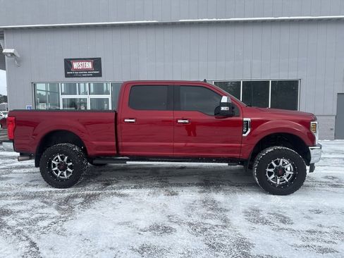 Used 2019 Ford F250 Lariat w/ Chrome Package image 2