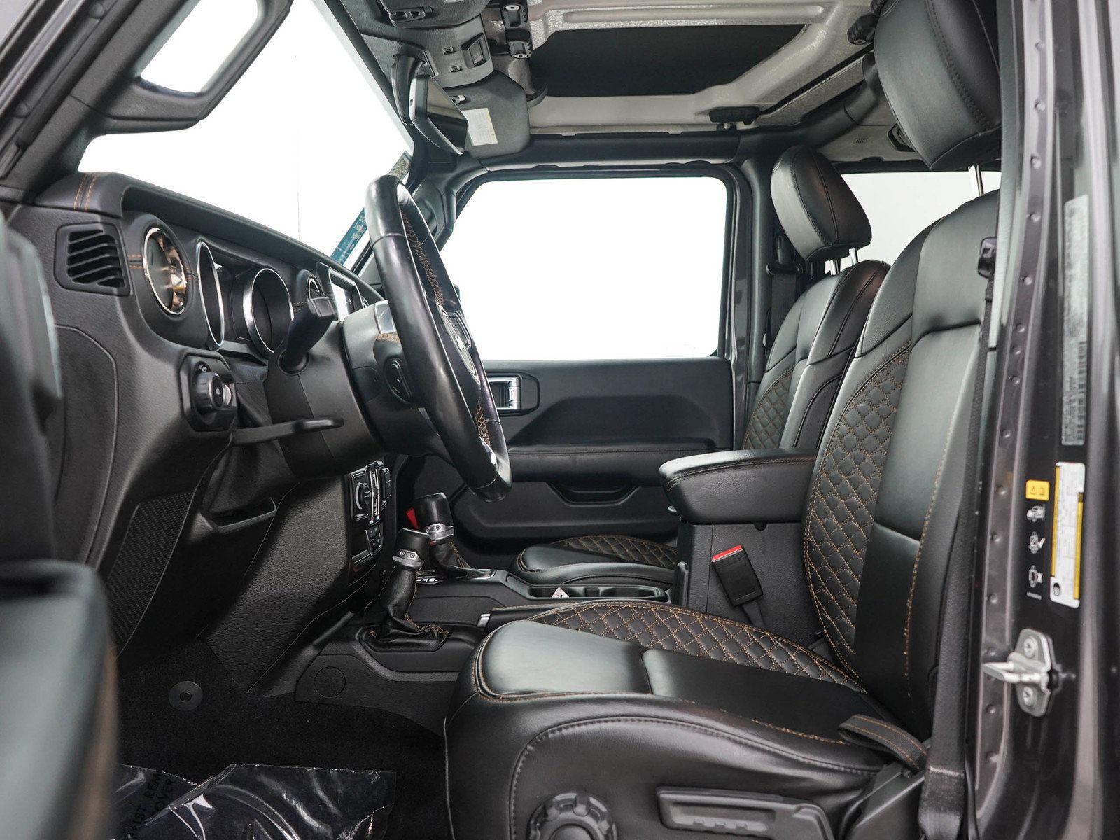 Used 2021 Jeep Wrangler Unlimited Sahara AWD/4WD image 22