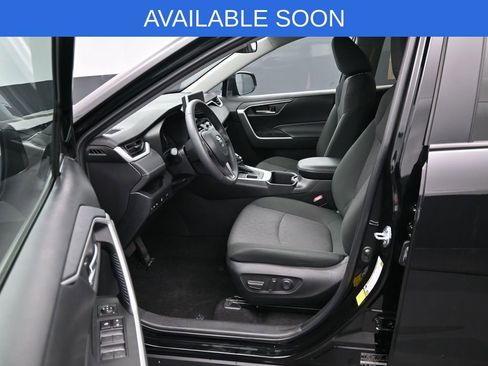 Used 2024 Toyota RAV4 XLE w/ Convenience Package image 9
