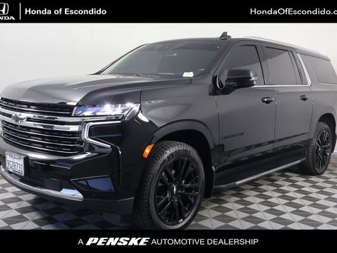 Used 2023 Chevrolet Suburban LT w/ LT Signature Package RWD image 1