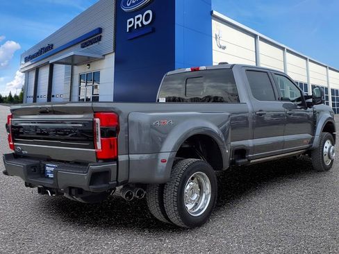 New 2025 Ford F450 Platinum image 26