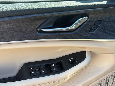 Used 2025 Jeep Grand Cherokee L Limited w/ Trailer Tow Package image 28