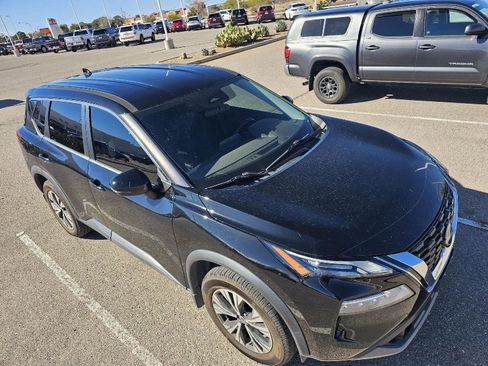 Used 2022 Nissan Rogue SV image 25