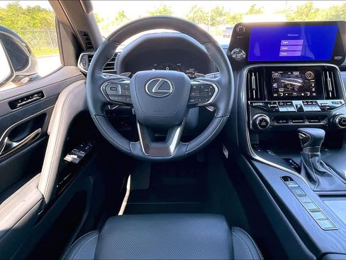 Used 2025 Lexus LX 600 4WD w/ Appearance Package image 6