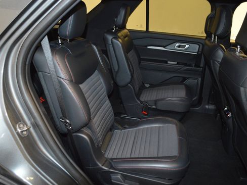 Used 2026 Ford Explorer ST-Line AWD/4WD image 12