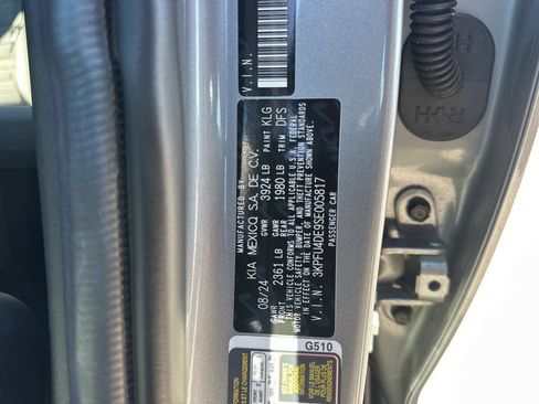 Used 2025 Kia K4 EX image 31